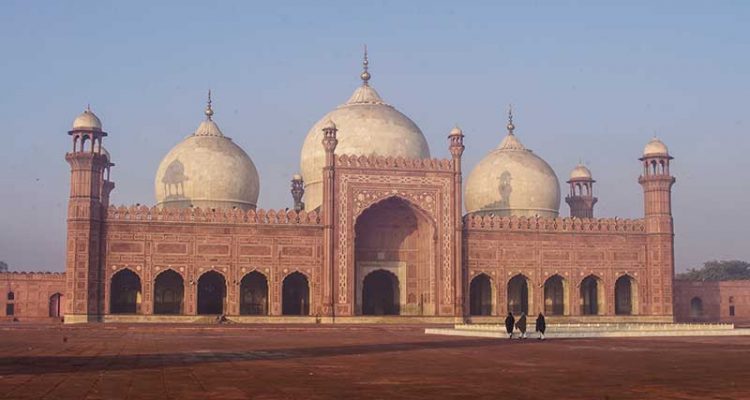 places to visit between lahore and islamabad
